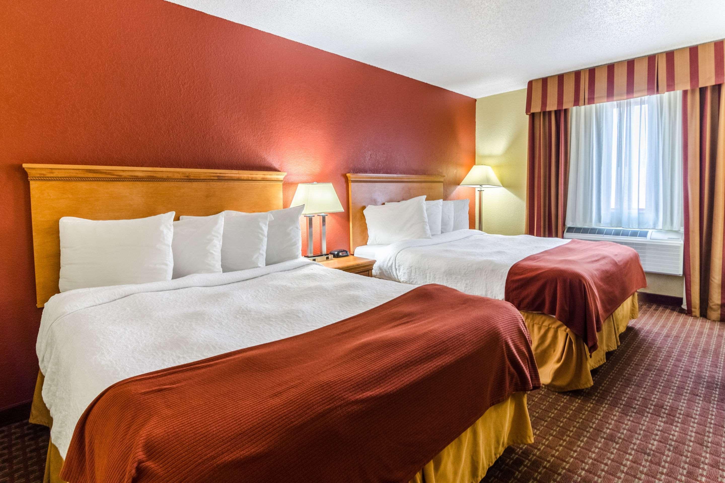 Rodeway Inn & Suites Jacksonville Near Camp Lejeune Экстерьер фото