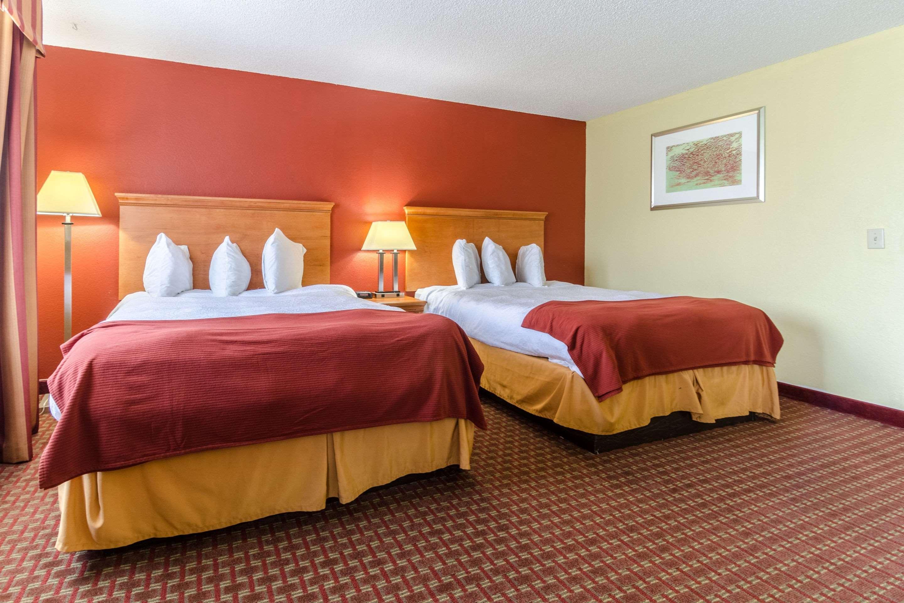 Rodeway Inn & Suites Jacksonville Near Camp Lejeune Экстерьер фото