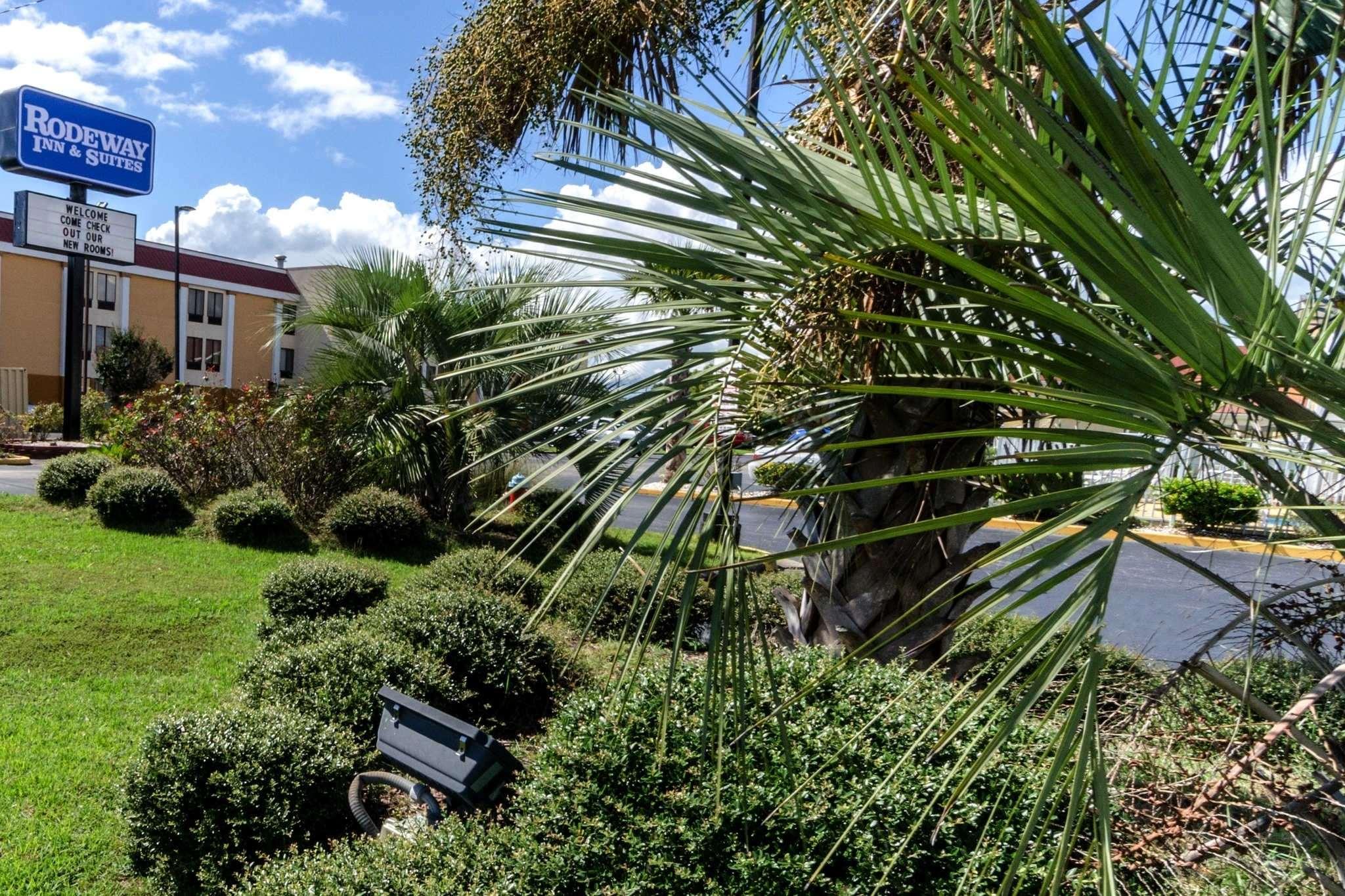 Rodeway Inn & Suites Jacksonville Near Camp Lejeune Экстерьер фото