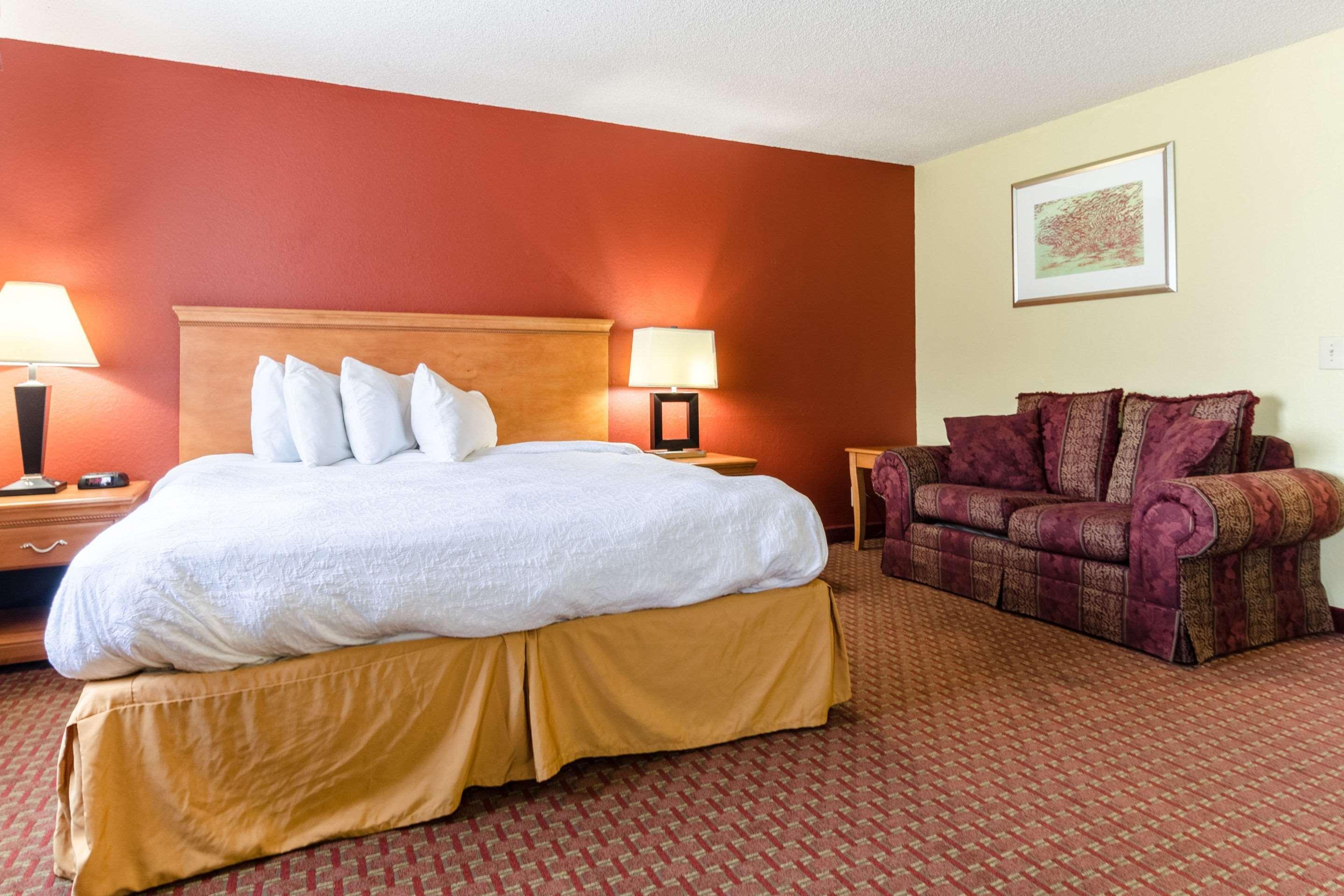Rodeway Inn & Suites Jacksonville Near Camp Lejeune Экстерьер фото